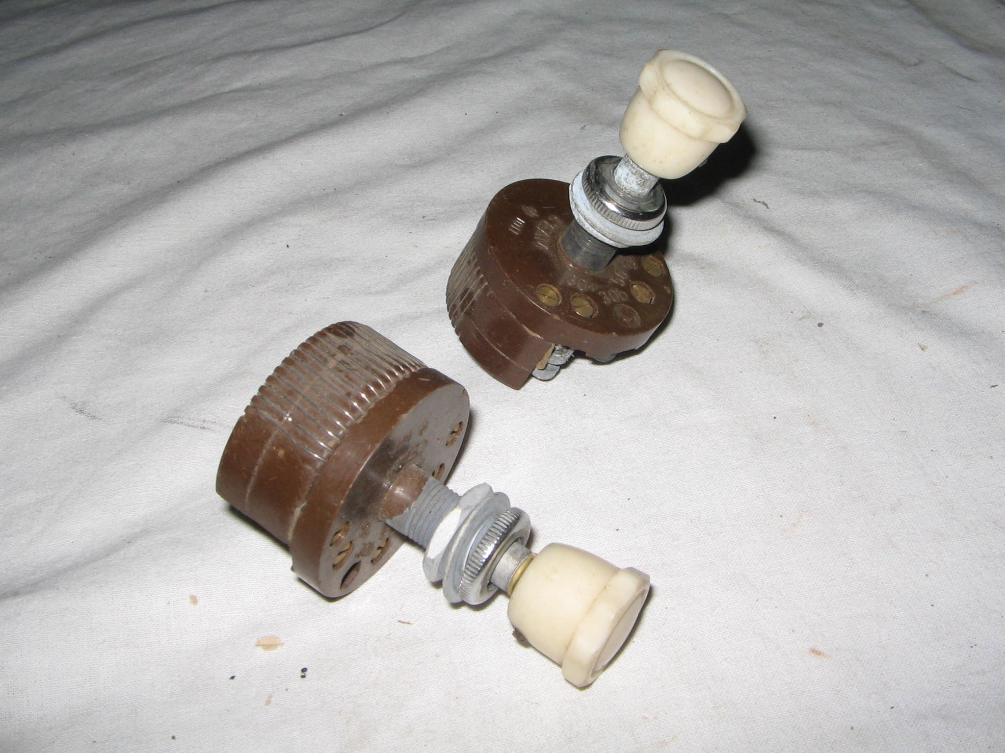 INTERUTTORI INTERNI PREZZO CAD.1 N.671